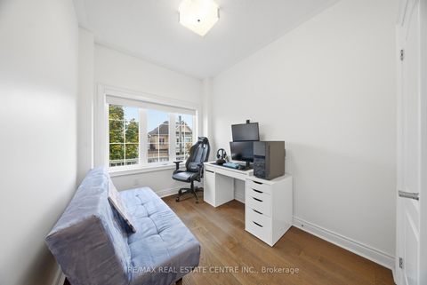 Photo 34 at 8 Bristlewood Crescent, Patterson, Vaughan