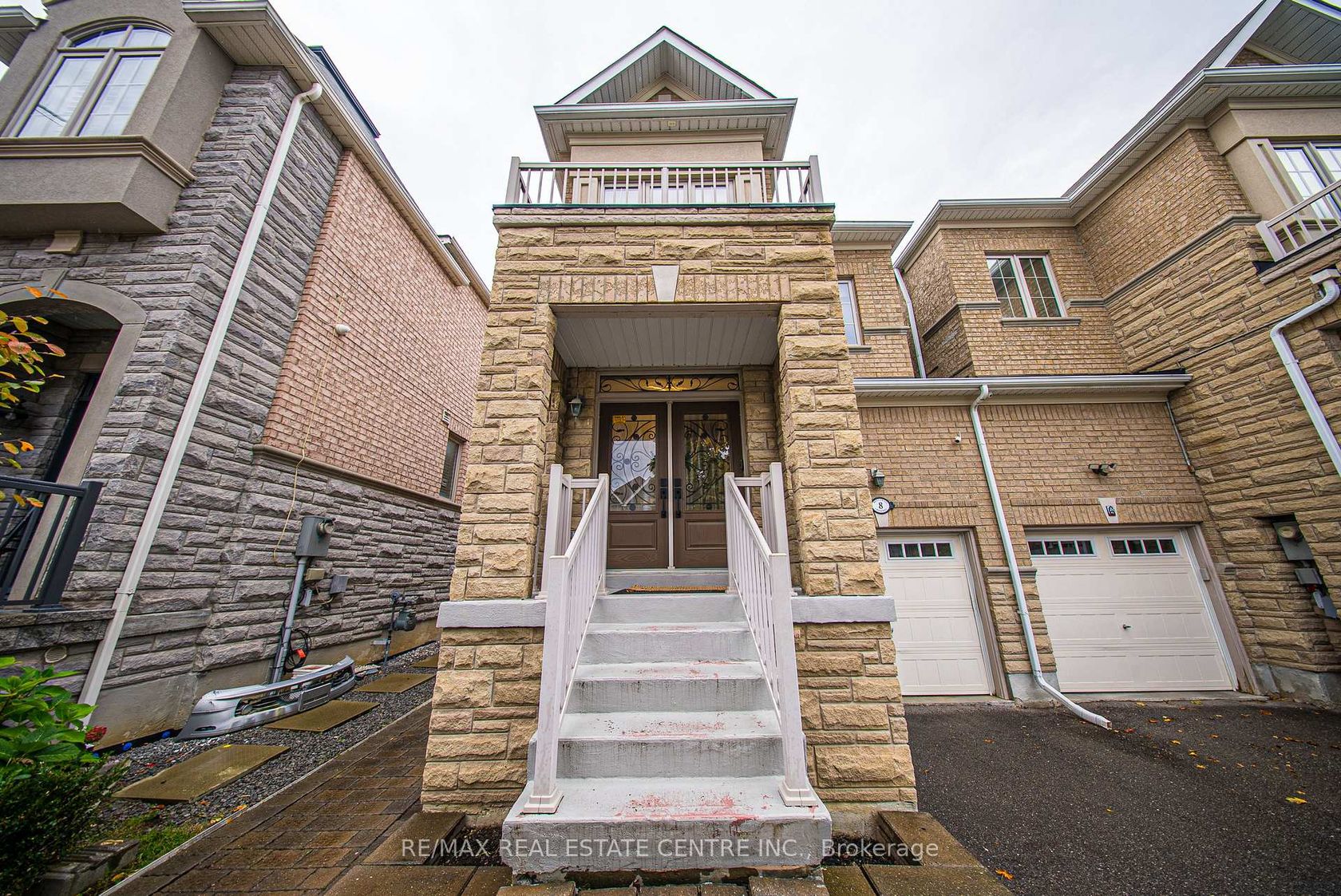 8 Bristlewood Crescent, Patterson, Vaughan photo number 2 8 Bristlewood Crescent, Patterson, Vaughan photo number 2