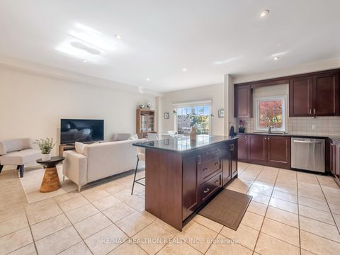 Photo 14 at 6 - 8900 Bathurst Street, Patterson, Vaughan