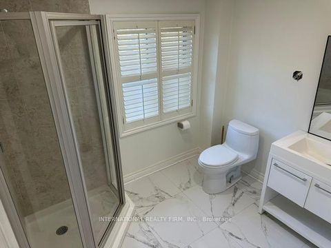 Photo 10 at 337 Glen Road, Moore Park, Toronto