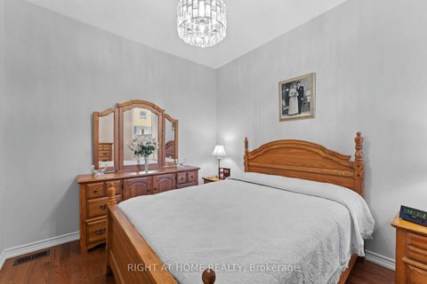 Photo 11 at 50 Argyle Street, Bellwoods, Toronto