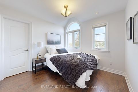 Photo 24 at 160B Finch Avenue E, Newtonbrook East, Toronto