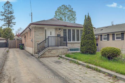 Photo 4 at 10 Blakemanor Boulevard, Woburn, Toronto