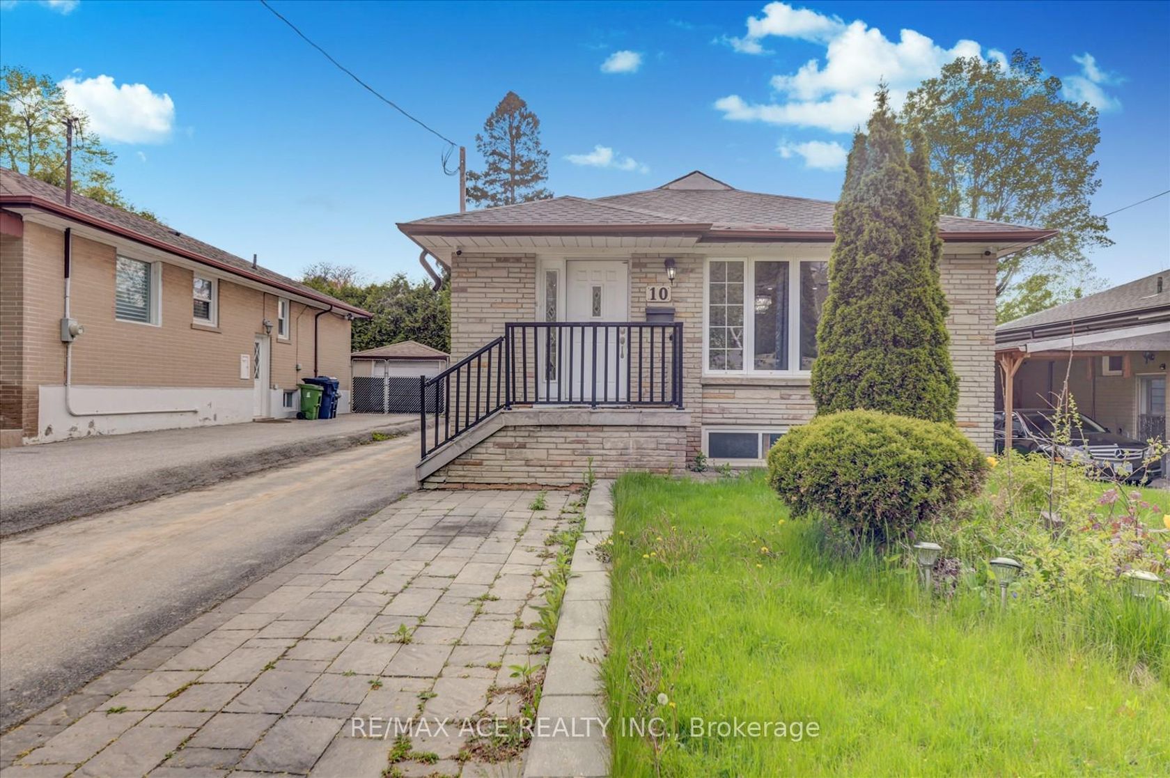 10 Blakemanor Boulevard, Woburn, Toronto photo number 2 10 Blakemanor Boulevard, Woburn, Toronto photo number 2
