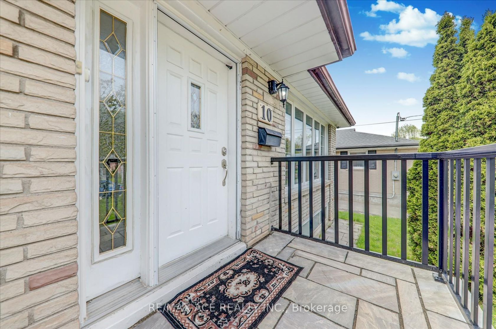 Photo 5 at 10 Blakemanor Boulevard, Woburn, Toronto Photo 5 at 10 Blakemanor Boulevard, Woburn, Toronto