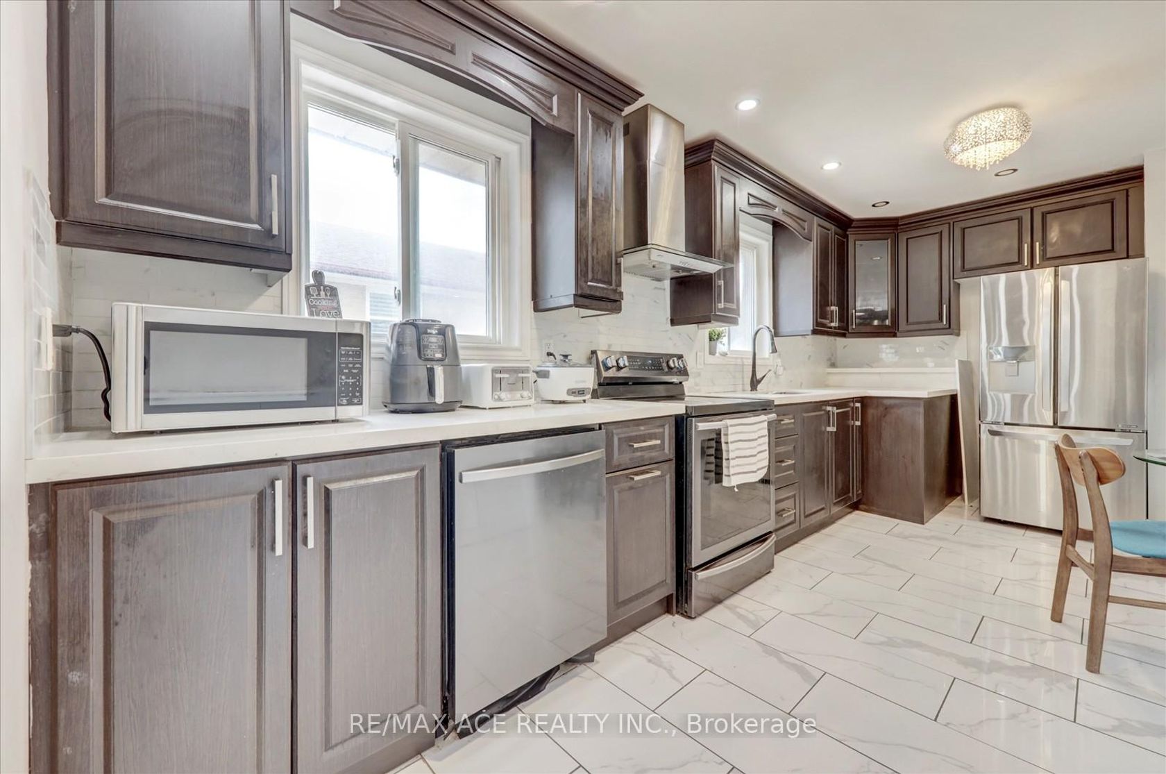 Photo 7 at 10 Blakemanor Boulevard, Woburn, Toronto Photo 7 at 10 Blakemanor Boulevard, Woburn, Toronto