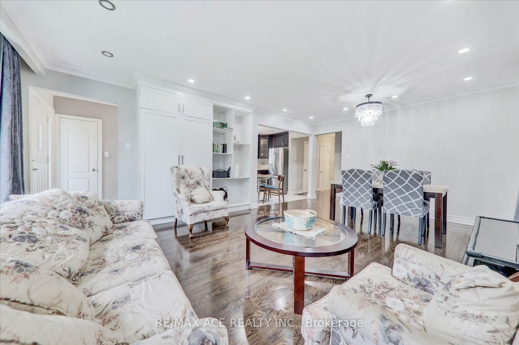 Photo 14 at 10 Blakemanor Boulevard, Woburn, Toronto Photo 14 at 10 Blakemanor Boulevard, Woburn, Toronto