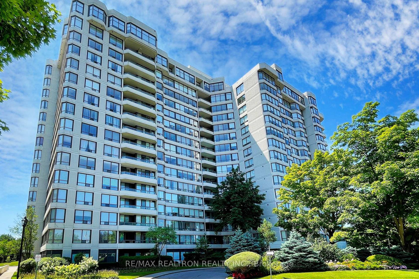 407 - 1131 Steeles Avenue W, Branson, Toronto 