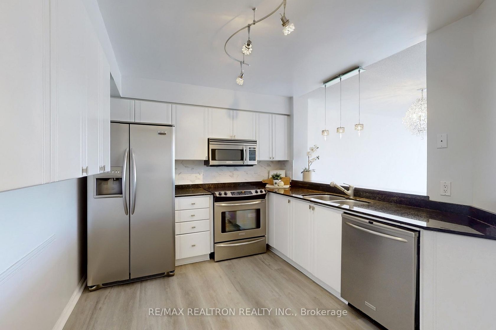 Photo 5 at 407 - 1131 Steeles Avenue W, Branson, Toronto Photo 5 at 407 - 1131 Steeles Avenue W, Branson, Toronto