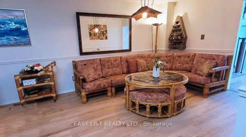 Photo 4 at 15 Miles Court, North Richvale, Richmond Hill