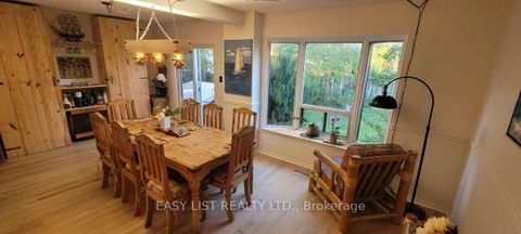 Photo 7 at 15 Miles Court, North Richvale, Richmond Hill