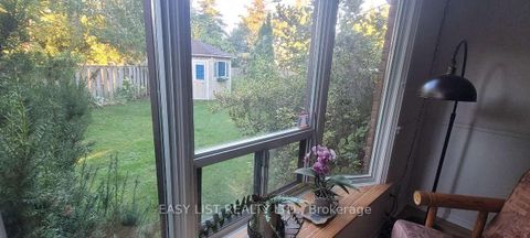 Photo 8 at 15 Miles Court, North Richvale, Richmond Hill