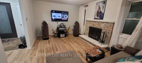 Photo 9 at 15 Miles Court, North Richvale, Richmond Hill