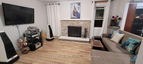 Photo 10 at 15 Miles Court, North Richvale, Richmond Hill