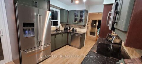 Photo 15 at 15 Miles Court, North Richvale, Richmond Hill