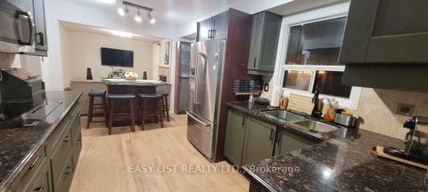 Photo 16 at 15 Miles Court, North Richvale, Richmond Hill