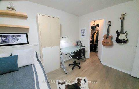 Photo 26 at 15 Miles Court, North Richvale, Richmond Hill