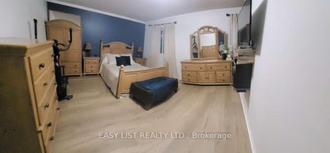 Photo 31 at 15 Miles Court, North Richvale, Richmond Hill