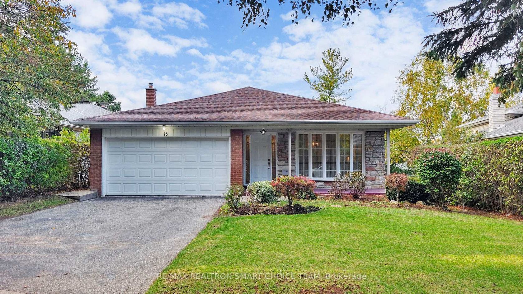 18 Brenham Crescent, Newtonbrook East, Toronto 