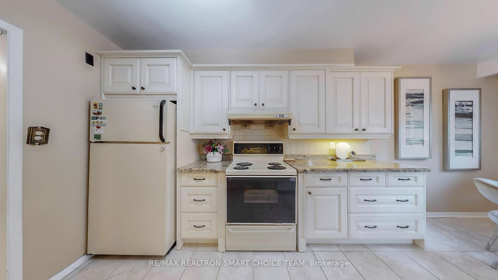 Photo 11 at 18 Brenham Crescent, Newtonbrook East, Toronto Photo 11 at 18 Brenham Crescent, Newtonbrook East, Toronto