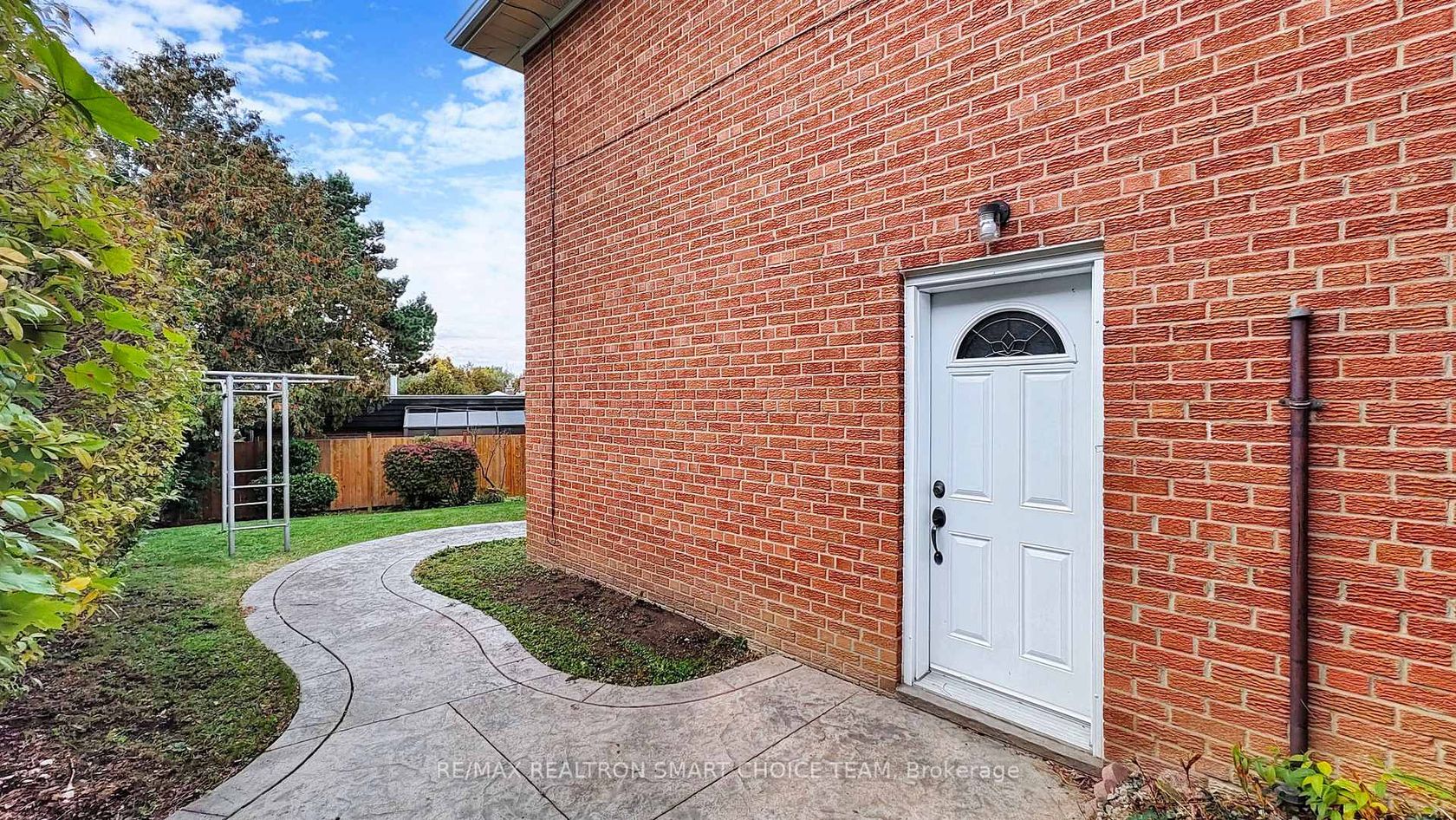 Photo 39 at 18 Brenham Crescent, Newtonbrook East, Toronto Photo 39 at 18 Brenham Crescent, Newtonbrook East, Toronto