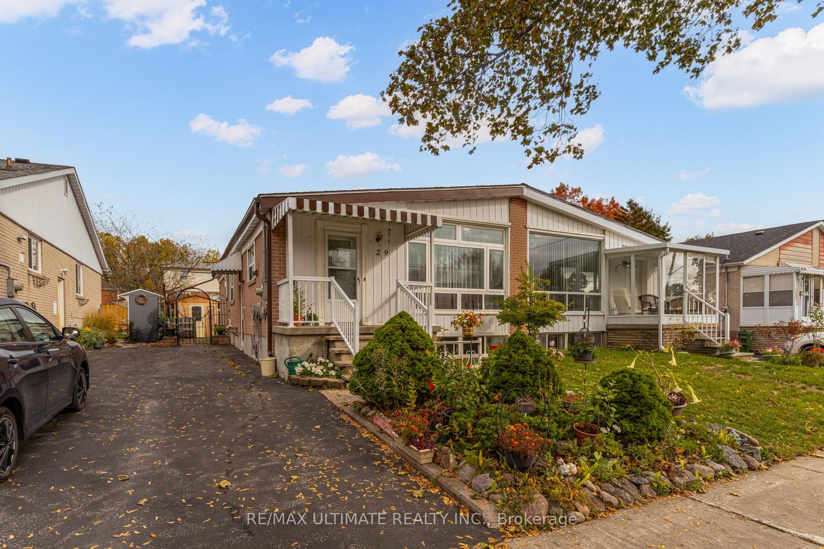 29 Clapperton Avenue, Birchmount, Toronto 