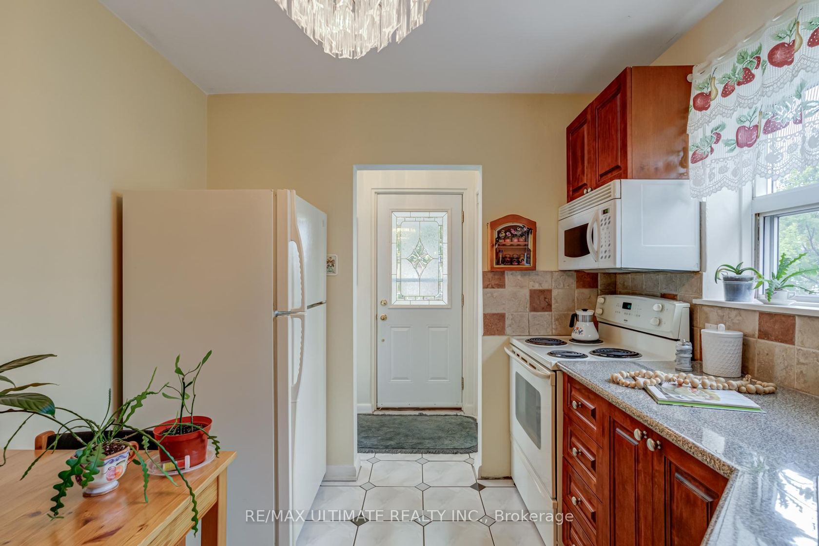 Photo 7 at 29 Clapperton Avenue, Birchmount, Toronto Photo 7 at 29 Clapperton Avenue, Birchmount, Toronto