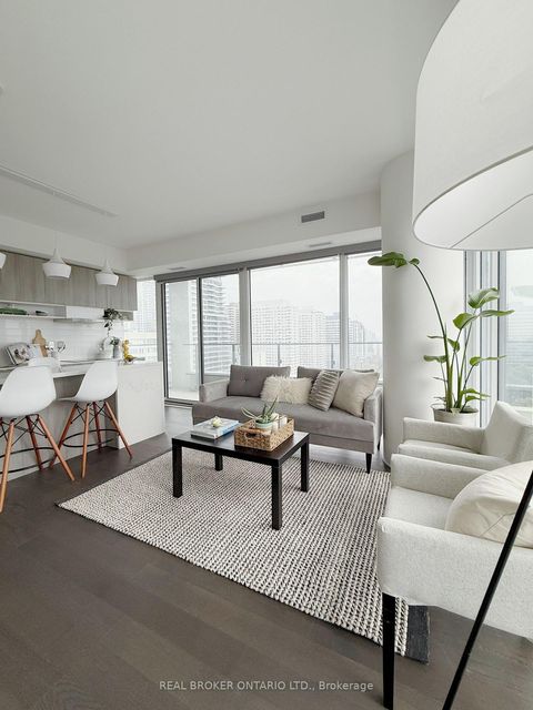 Photo 4 at 2004 - 5 Soudan Avenue, Mount Pleasant West, Toronto