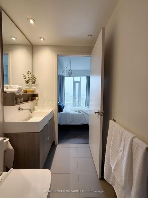 Photo 18 at 2004 - 5 Soudan Avenue, Mount Pleasant West, Toronto