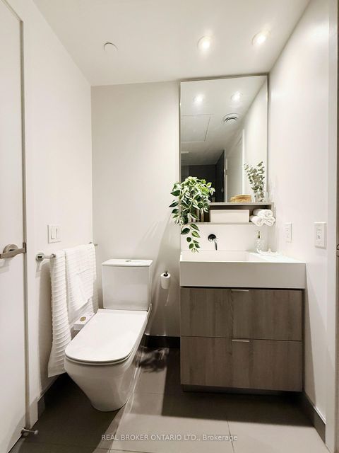 Photo 25 at 2004 - 5 Soudan Avenue, Mount Pleasant West, Toronto