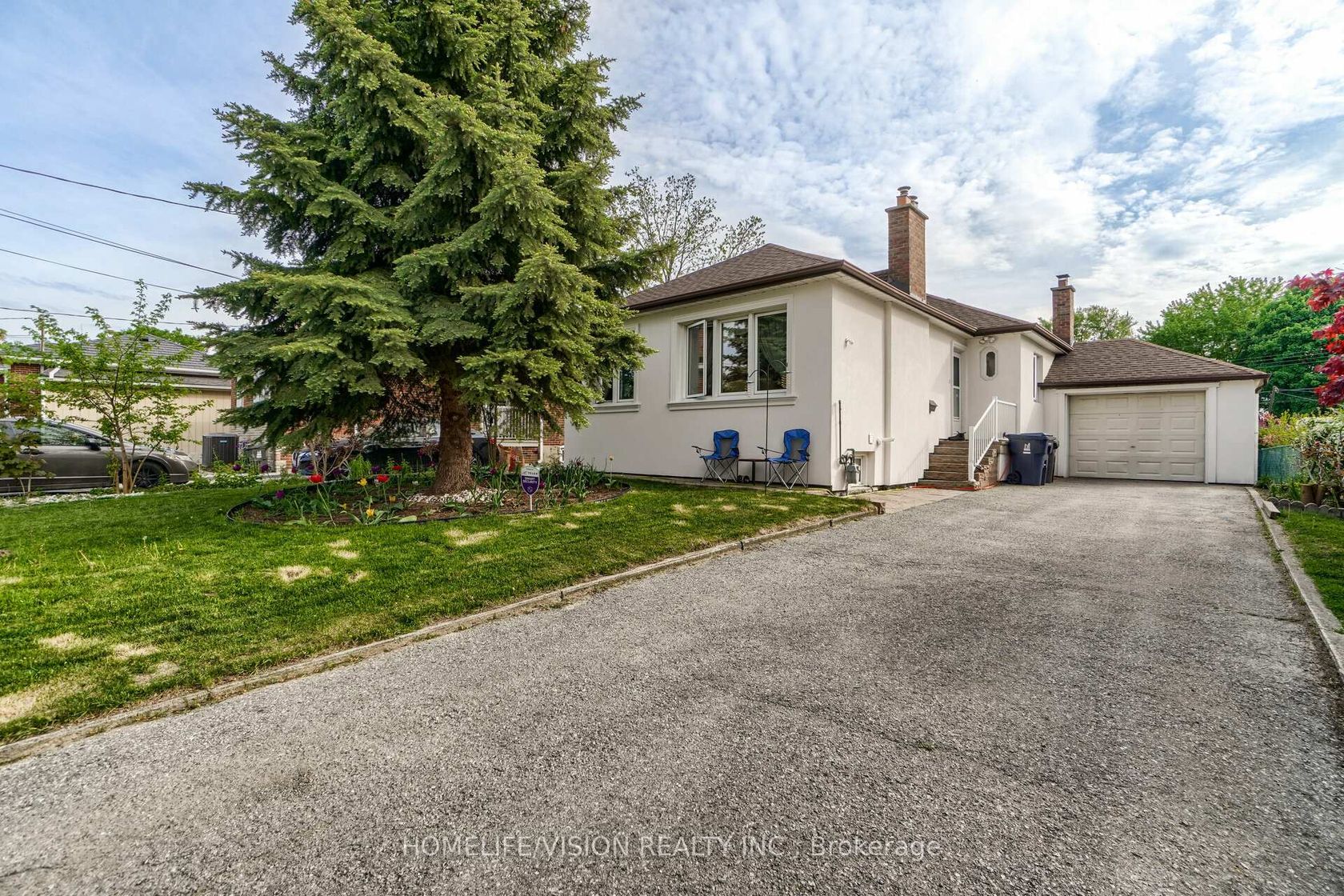 Photo 2 at 44 Armitage Drive, Maryvale, Toronto