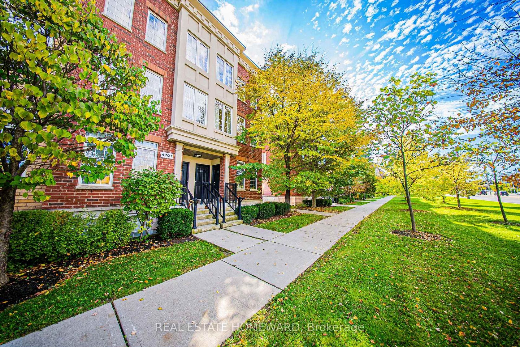 20 - 4707 Kingston Road, West Hill, Toronto  by Loree Meneguzzi Real Estate 20 - 4707 Kingston Road, West Hill, Toronto