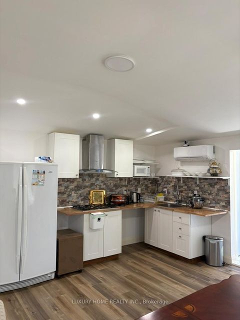 Photo 5 at 3 Hughes Street, Oak Ridges, Richmond Hill