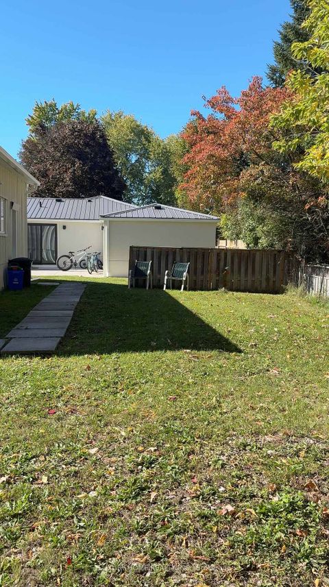 Photo 15 at 3 Hughes Street, Oak Ridges, Richmond Hill Photo 15 at 3 Hughes Street, Oak Ridges, Richmond Hill