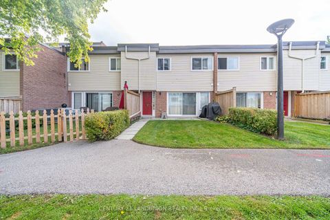 Photo 5 at 111 Milestone Crescent, Aurora Village, Aurora