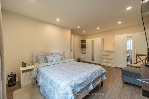 Photo 31 at 111 Milestone Crescent, Aurora Village, Aurora