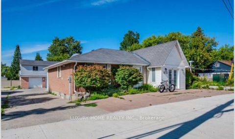 Photo 2 at 192 King Road, Oak Ridges, Richmond Hill