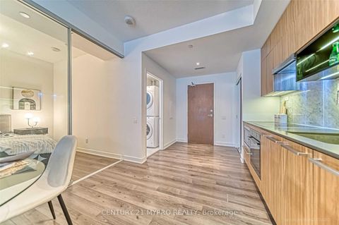 Photo 4 at 807 - 90 Queens Wharf Road S, Waterfront Communities C1, Toronto Photo 4 at 807 - 90 Queens Wharf Road S, Waterfront Communities C1, Toronto
