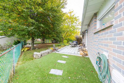 Photo 5 at 27 Bigwin Drive, Aurora Heights, Aurora Photo 5 at 27 Bigwin Drive, Aurora Heights, Aurora