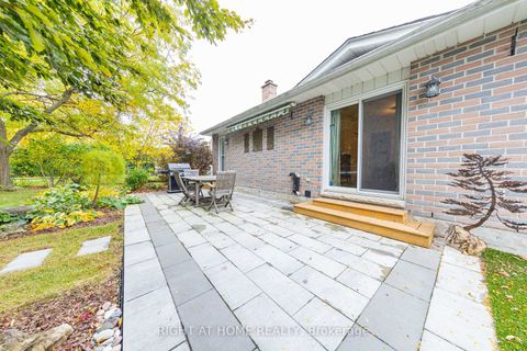 Photo 6 at 27 Bigwin Drive, Aurora Heights, Aurora Photo 6 at 27 Bigwin Drive, Aurora Heights, Aurora