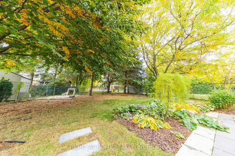 Photo 7 at 27 Bigwin Drive, Aurora Heights, Aurora