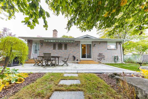 Photo 8 at 27 Bigwin Drive, Aurora Heights, Aurora