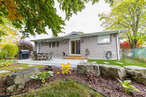 Photo 9 at 27 Bigwin Drive, Aurora Heights, Aurora