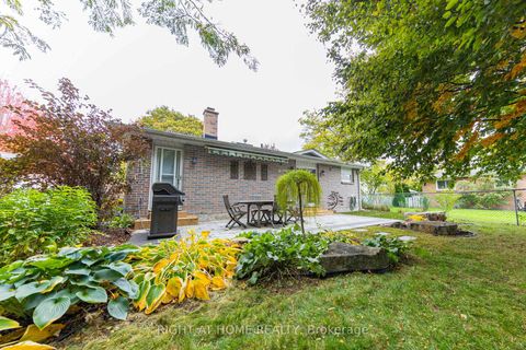 Photo 10 at 27 Bigwin Drive, Aurora Heights, Aurora