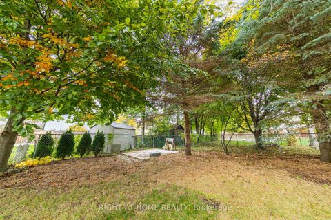 Photo 12 at 27 Bigwin Drive, Aurora Heights, Aurora