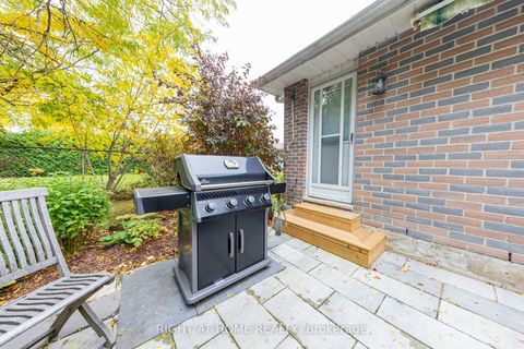 Photo 13 at 27 Bigwin Drive, Aurora Heights, Aurora