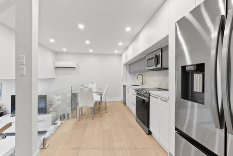 Photo 7 at 146 MILESTONE Crescent, Aurora Village, Aurora