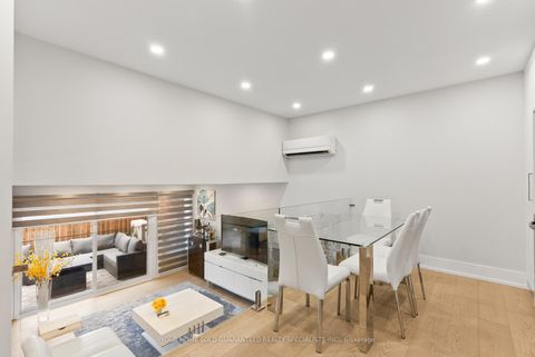 Photo 10 at 146 MILESTONE Crescent, Aurora Village, Aurora Photo 10 at 146 MILESTONE Crescent, Aurora Village, Aurora