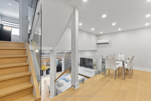 Photo 12 at 146 MILESTONE Crescent, Aurora Village, Aurora