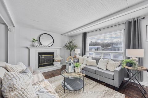 Photo 5 at 4 Linden Lane, Rural Innisfil, Innisfil